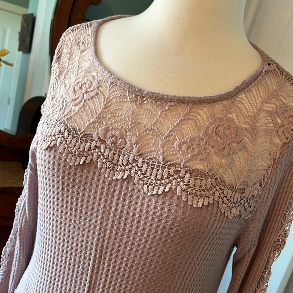 Knox Rose large top - Picture 2 of 6